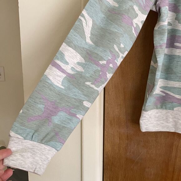 Thread & Supply L/S Crew Neck Med & Large only - Picture 8 of 9